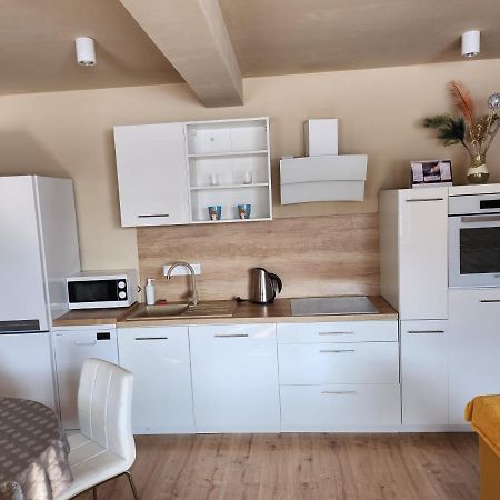Apartman Greenside Michalovce Buitenkant foto